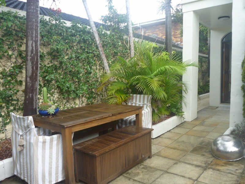 1/52 Cronin Avenue, Main Beach QLD 4217