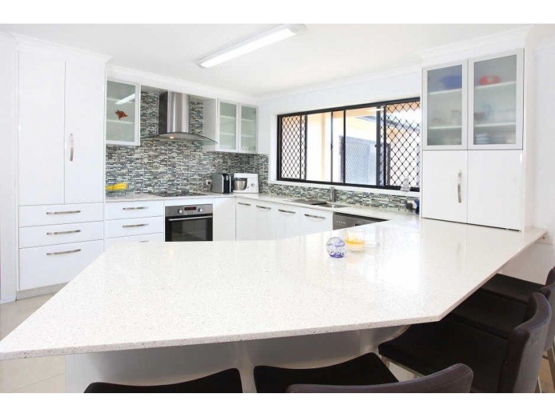 100 Gibraltar Drive, Isle Of Capri QLD 4217