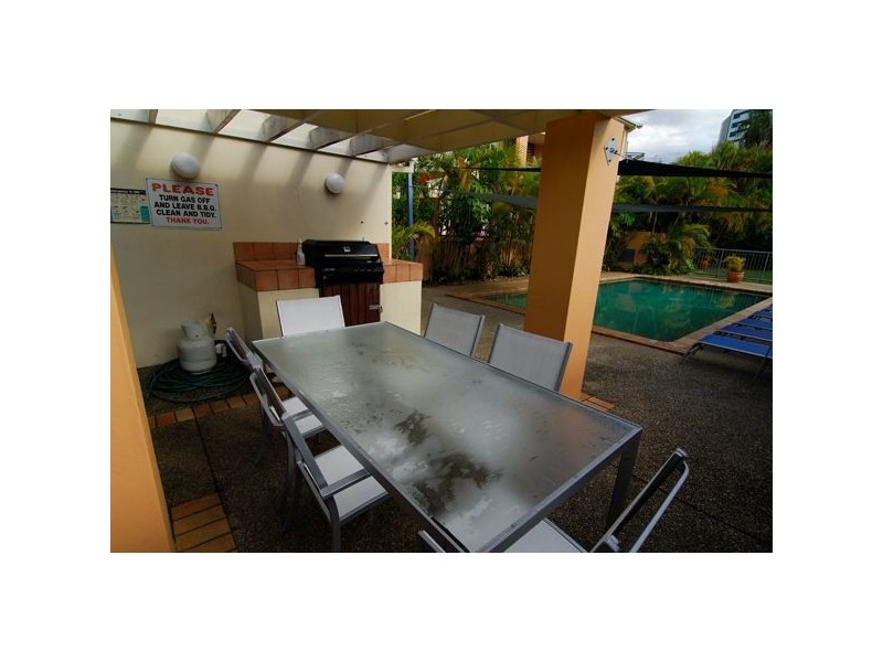 9/10 Genoa Street, Surfers Paradise QLD 4217