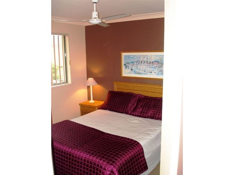9/10 Genoa Street, Surfers Paradise QLD 4217
