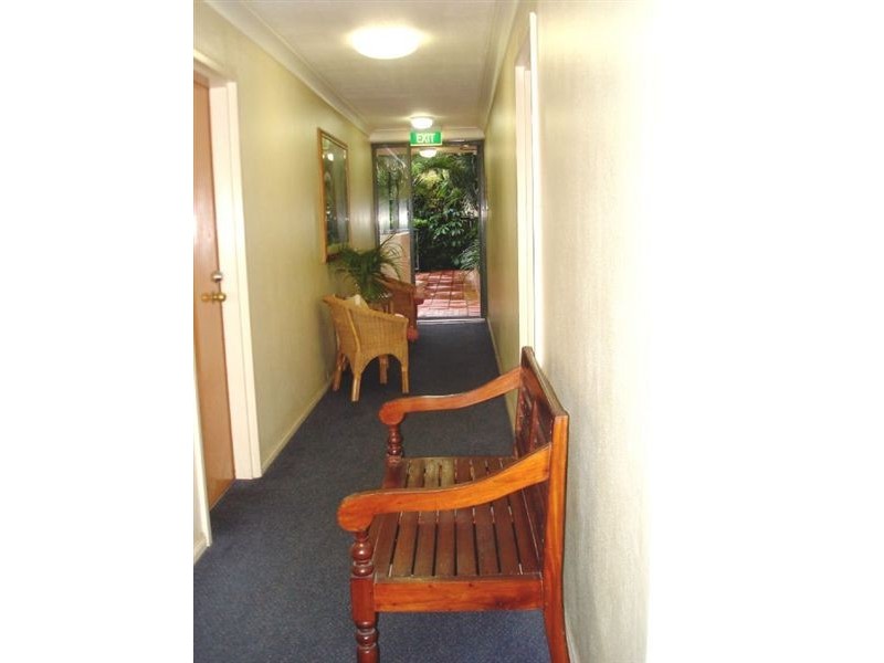 9/10 Genoa Street, Surfers Paradise QLD 4217