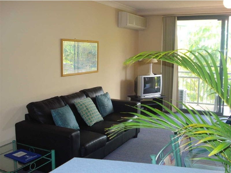 9/10 Genoa Street, Surfers Paradise QLD 4217