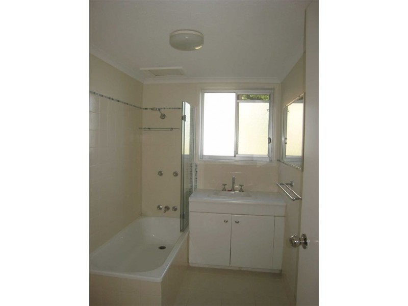 8/192 Ferny Avenue, Surfers Paradise QLD 4217