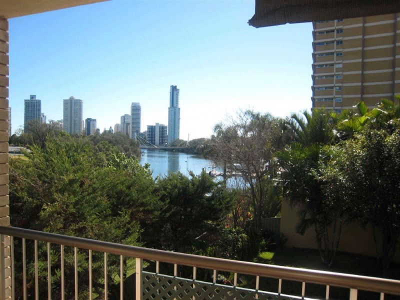 8/192 Ferny Avenue, Surfers Paradise QLD 4217