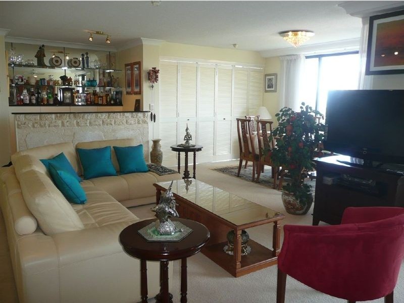 611/70 Remembrance Dr, Surfers Paradise QLD 4217