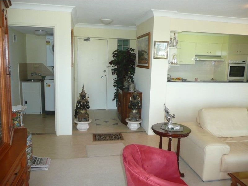 611/70 Remembrance Dr, Surfers Paradise QLD 4217