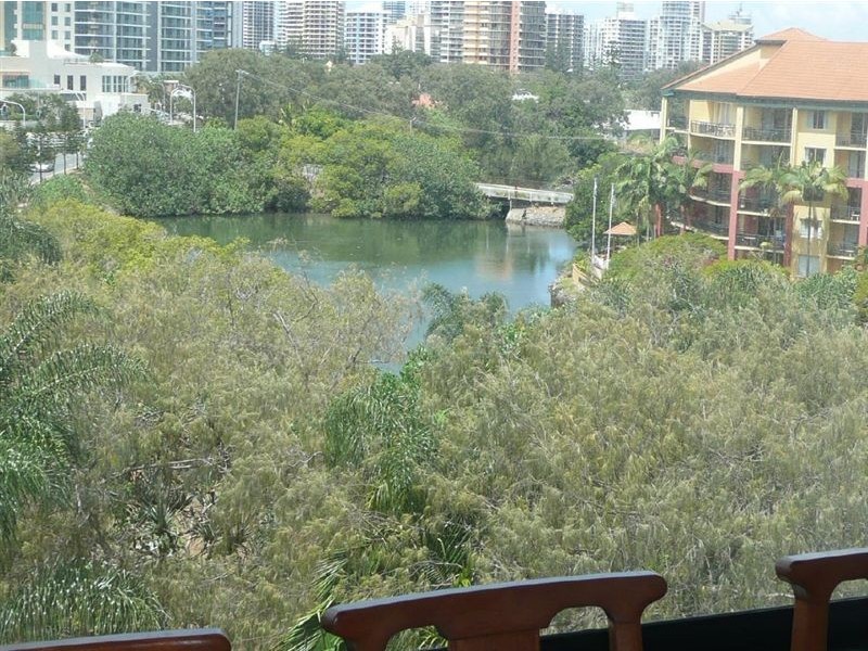 611/70 Remembrance Dr, Surfers Paradise QLD 4217