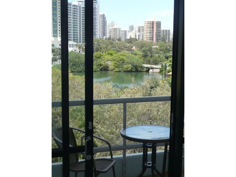 611/70 Remembrance Dr, Surfers Paradise QLD 4217