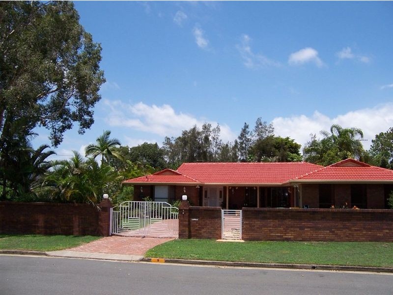 9 Mercedes Place, Bundall QLD 4217