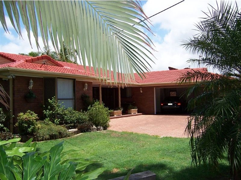 9 Mercedes Place, Bundall QLD 4217