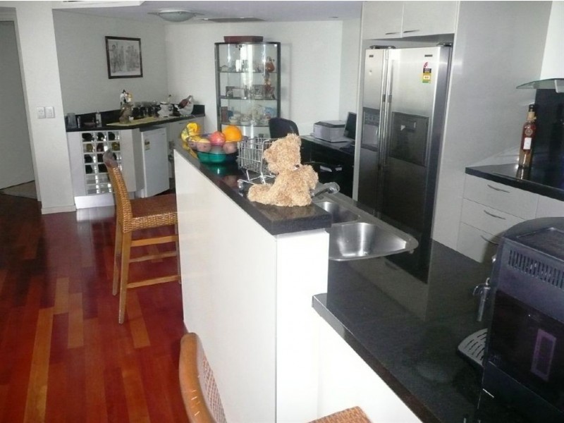 172/21 Cypress Avenue, Surfers Paradise QLD 4217