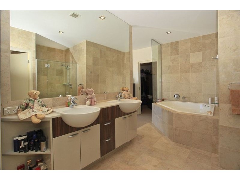 172/21 Cypress Avenue, Surfers Paradise QLD 4217