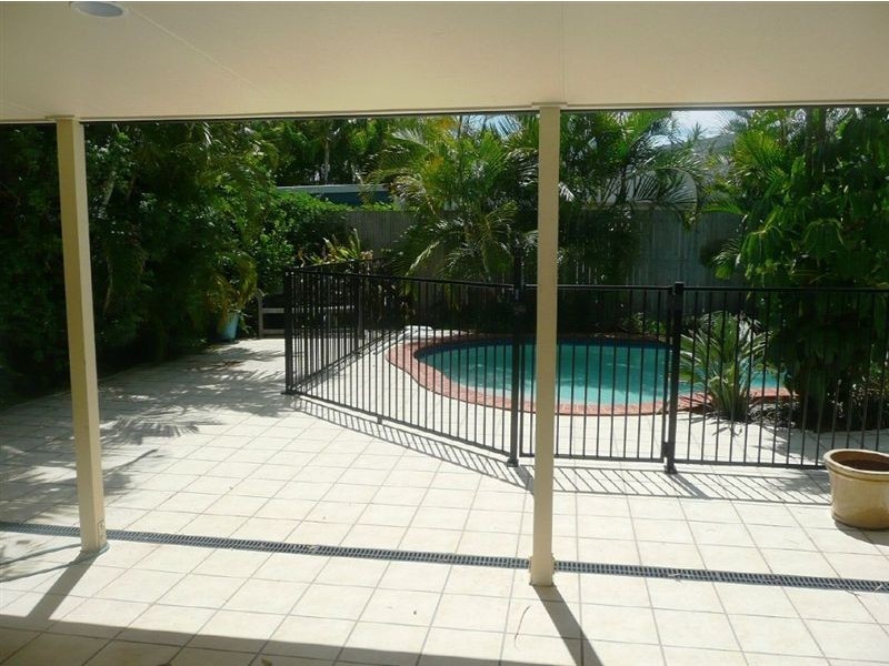 45 Amalfi Drive, Isle Of Capri QLD 4217