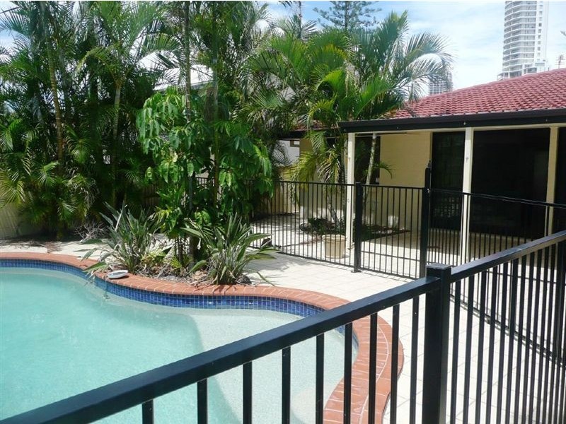 45 Amalfi Drive, Isle Of Capri QLD 4217
