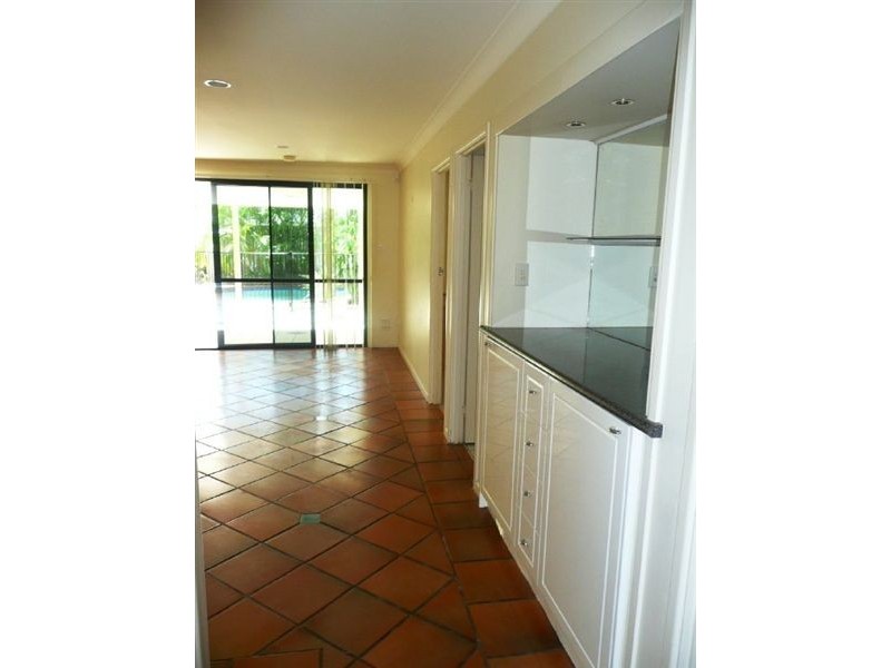 45 Amalfi Drive, Isle Of Capri QLD 4217