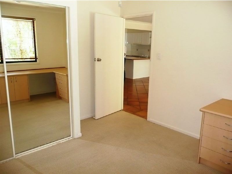 45 Amalfi Drive, Isle Of Capri QLD 4217