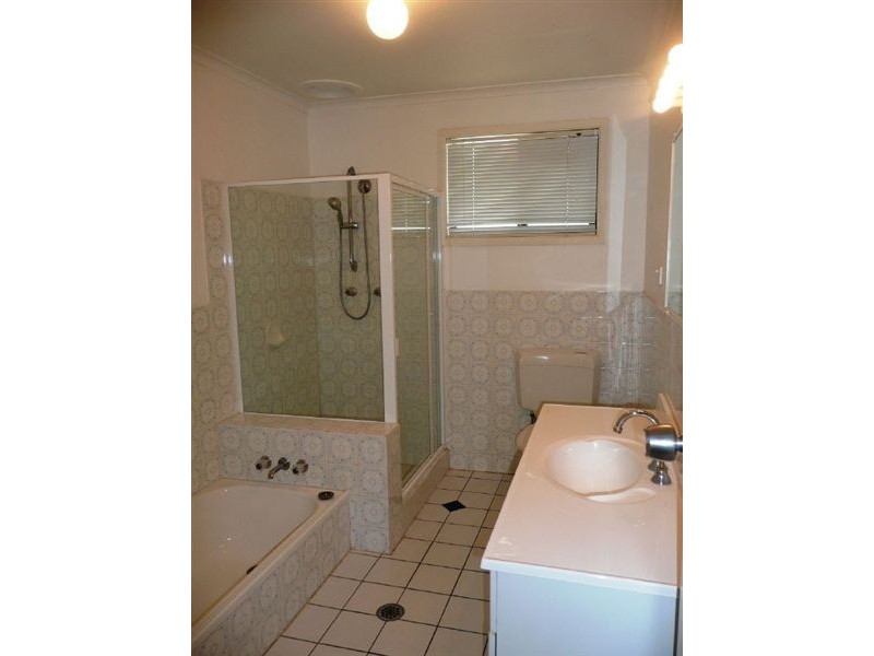 45 Amalfi Drive, Isle Of Capri QLD 4217