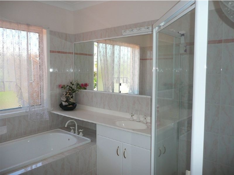 14 Nirvana Court, Runaway Bay QLD 4216