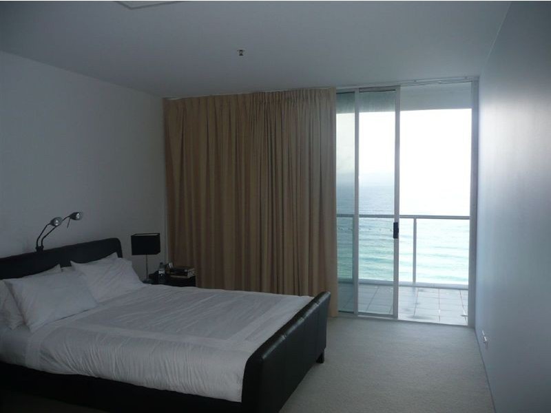 Broadbeach QLD 4218