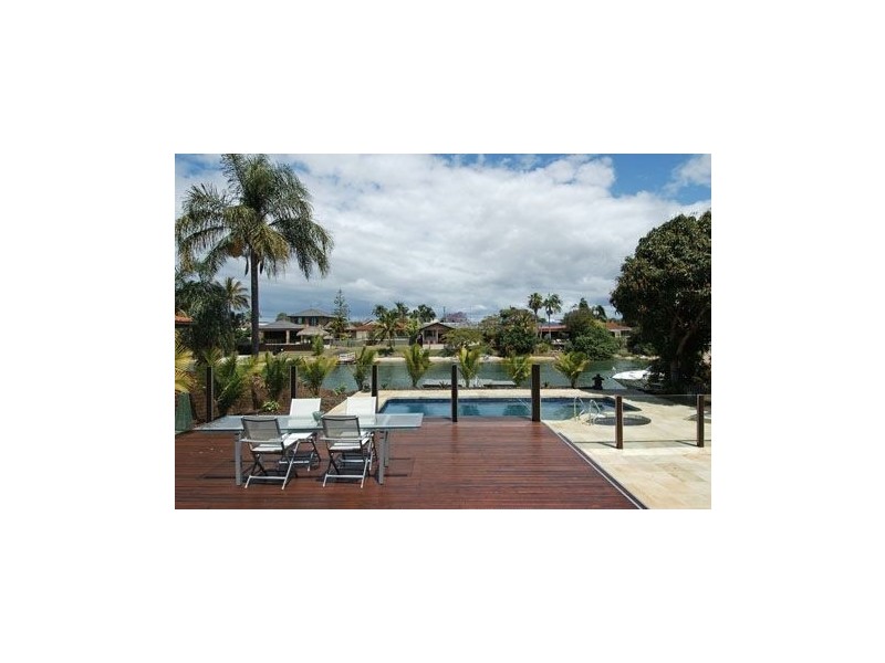 86 Salerno Street, Isle Of Capri QLD 4217