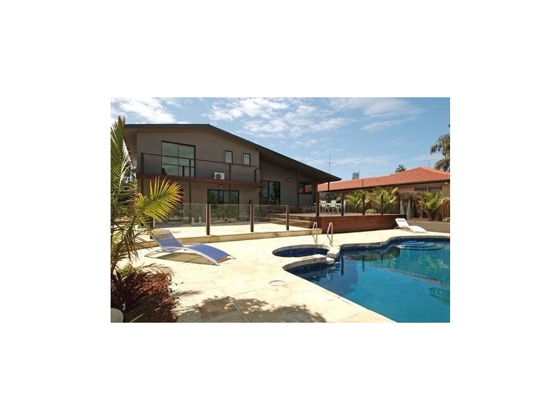 86 Salerno Street, Isle Of Capri QLD 4217