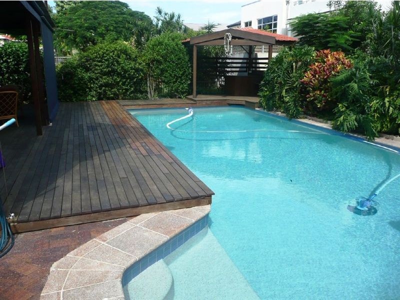 16 Yacht Street, Southport QLD 4215