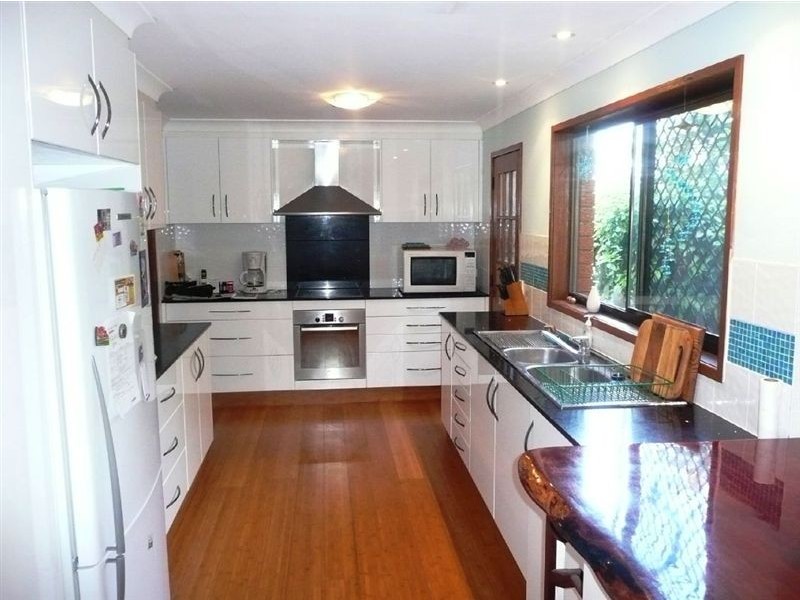 16 Yacht Street, Southport QLD 4215