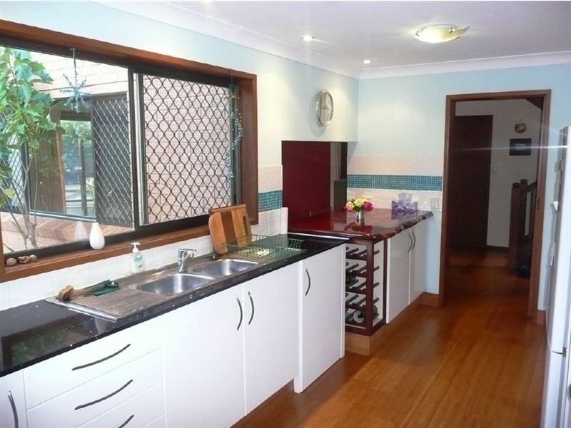 16 Yacht Street, Southport QLD 4215