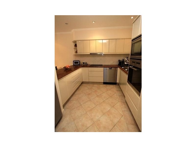 29 Vespa Crescent, Surfers Paradise QLD 4217