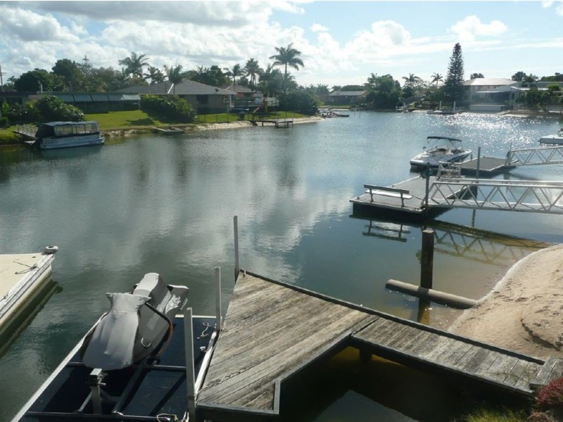23 Lakeside Ave, Broadbeach Waters QLD 4218