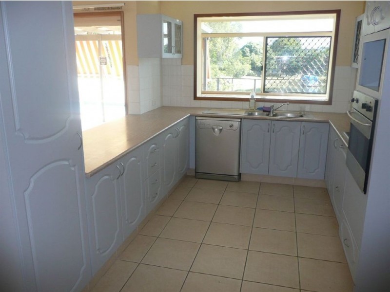 23 Lakeside Ave, Broadbeach Waters QLD 4218