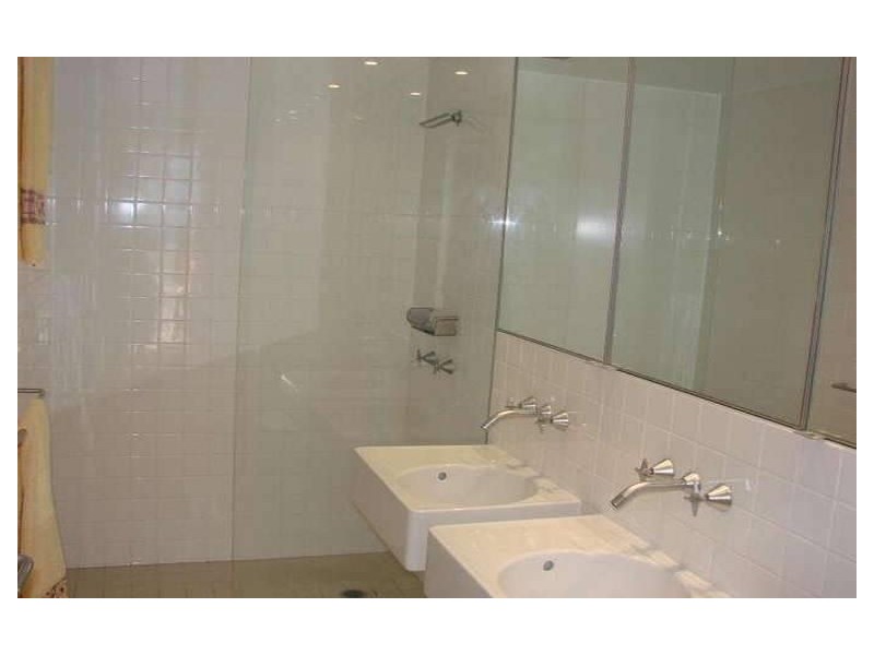 902/159 Old Burleigh Rd, Broadbeach QLD 4218