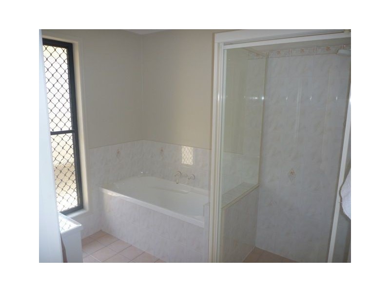 1 Macadamia Drive, Ormeau QLD 4208