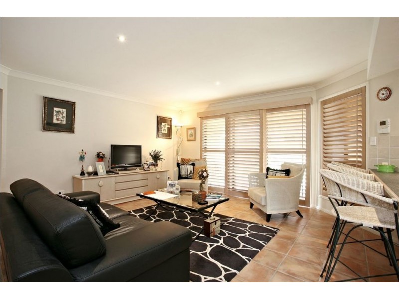 31 Deborah Ave, Benowa Waters QLD 4217