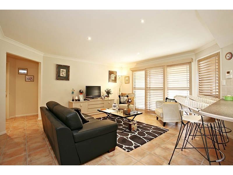 31 Deborah Ave, Benowa Waters QLD 4217