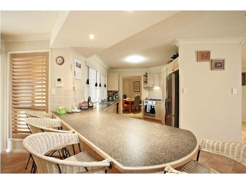 31 Deborah Ave, Benowa Waters QLD 4217