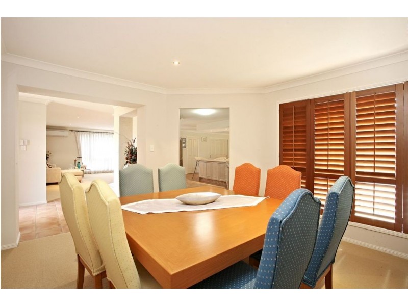 31 Deborah Ave, Benowa Waters QLD 4217