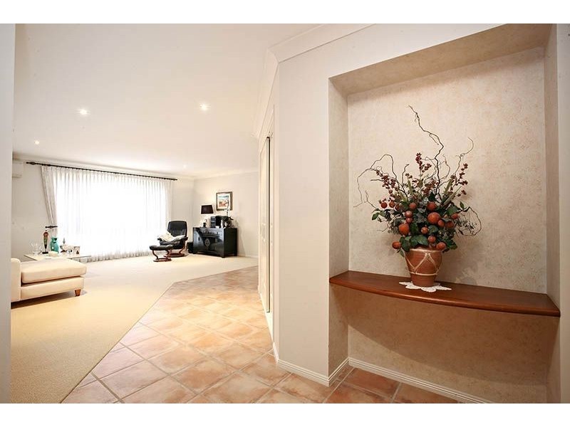 31 Deborah Ave, Benowa Waters QLD 4217