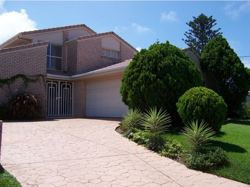 3 The Corso, Isle Of Capri QLD 4217