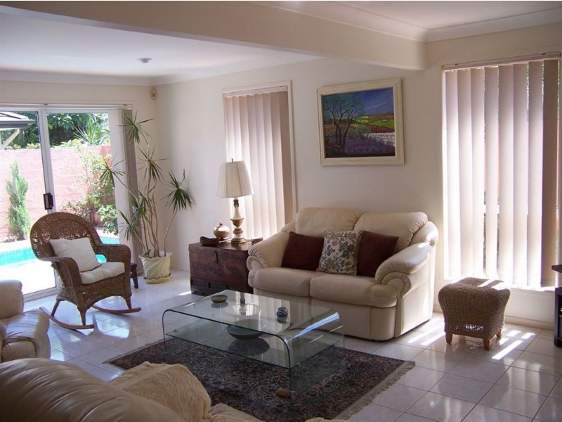 3 The Corso, Isle Of Capri QLD 4217
