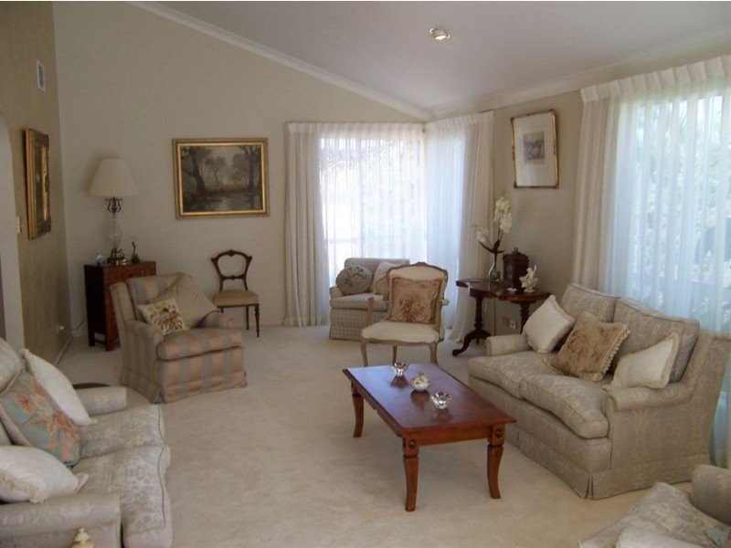 3 The Corso, Isle Of Capri QLD 4217