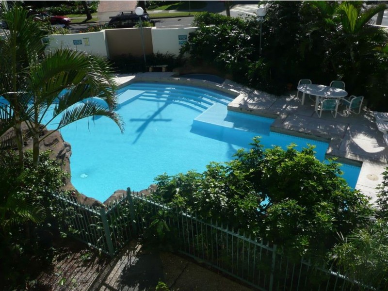 11/4 Northcliffe Tce “Villas De La Mer”, Surfers Paradise QLD 4217