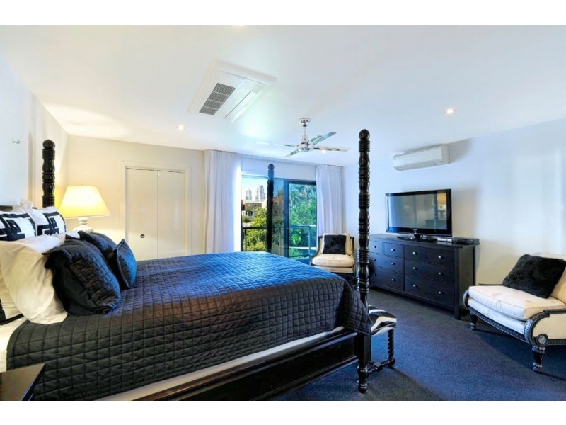 Chevron Island QLD 4217