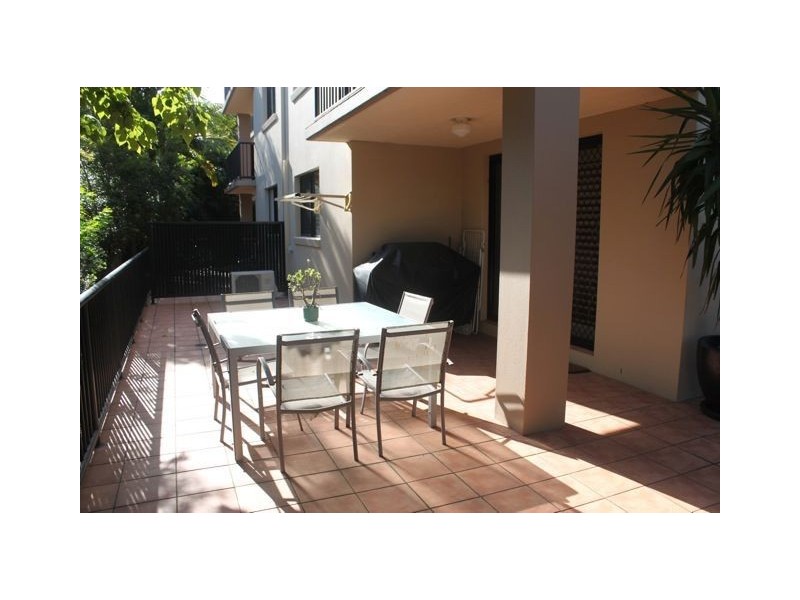 Chevron Island QLD 4217