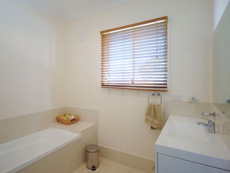 34 Southport Avenue, Eagle Heights QLD 4271