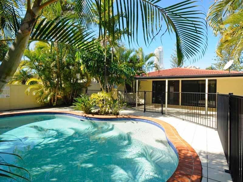 45 Amalfi Drive, Isle Of Capri QLD 4217