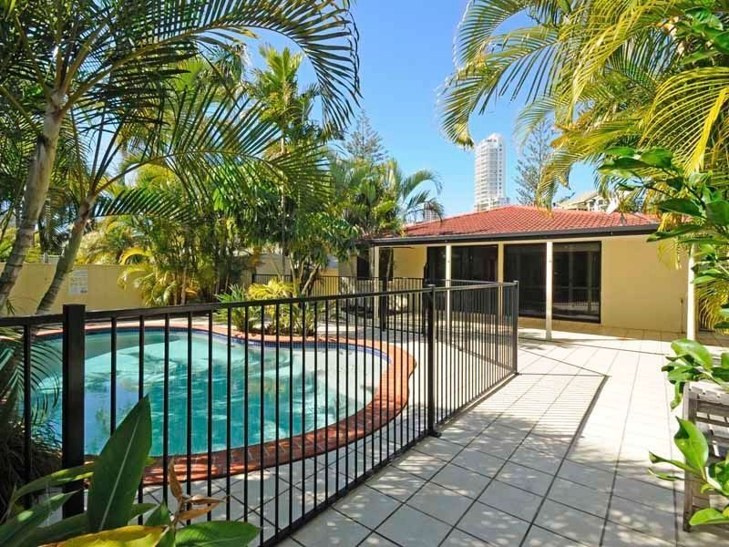 45 Amalfi Drive, Isle Of Capri QLD 4217