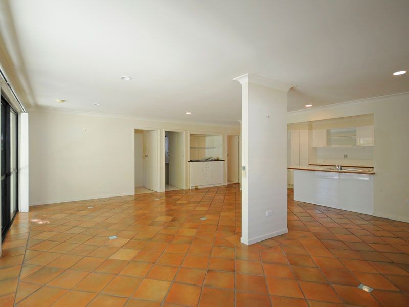 45 Amalfi Drive, Isle Of Capri QLD 4217