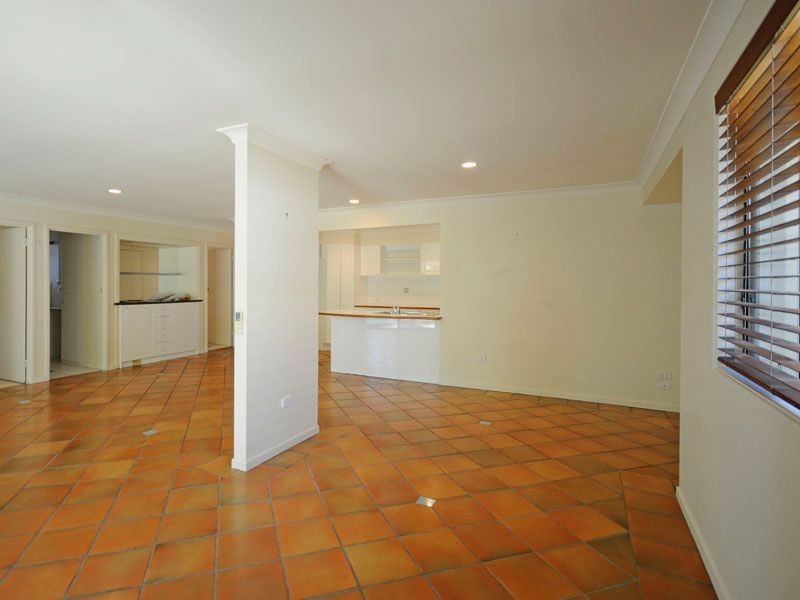 45 Amalfi Drive, Isle Of Capri QLD 4217