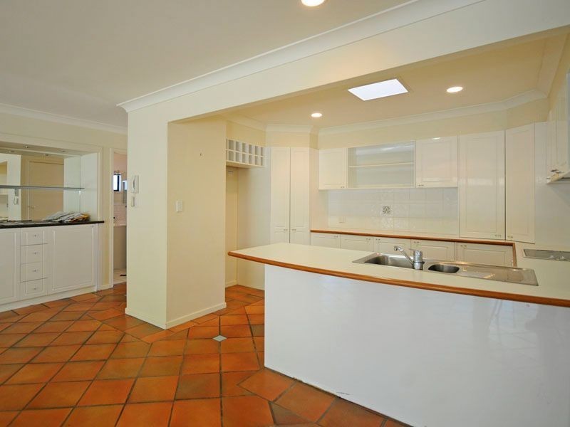 45 Amalfi Drive, Isle Of Capri QLD 4217